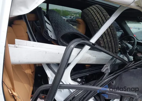 2023 Jeep Grand Cherokee 4Xe Summit z USA, uszkodzony, nr VIN 1C4RJYE68P8904724